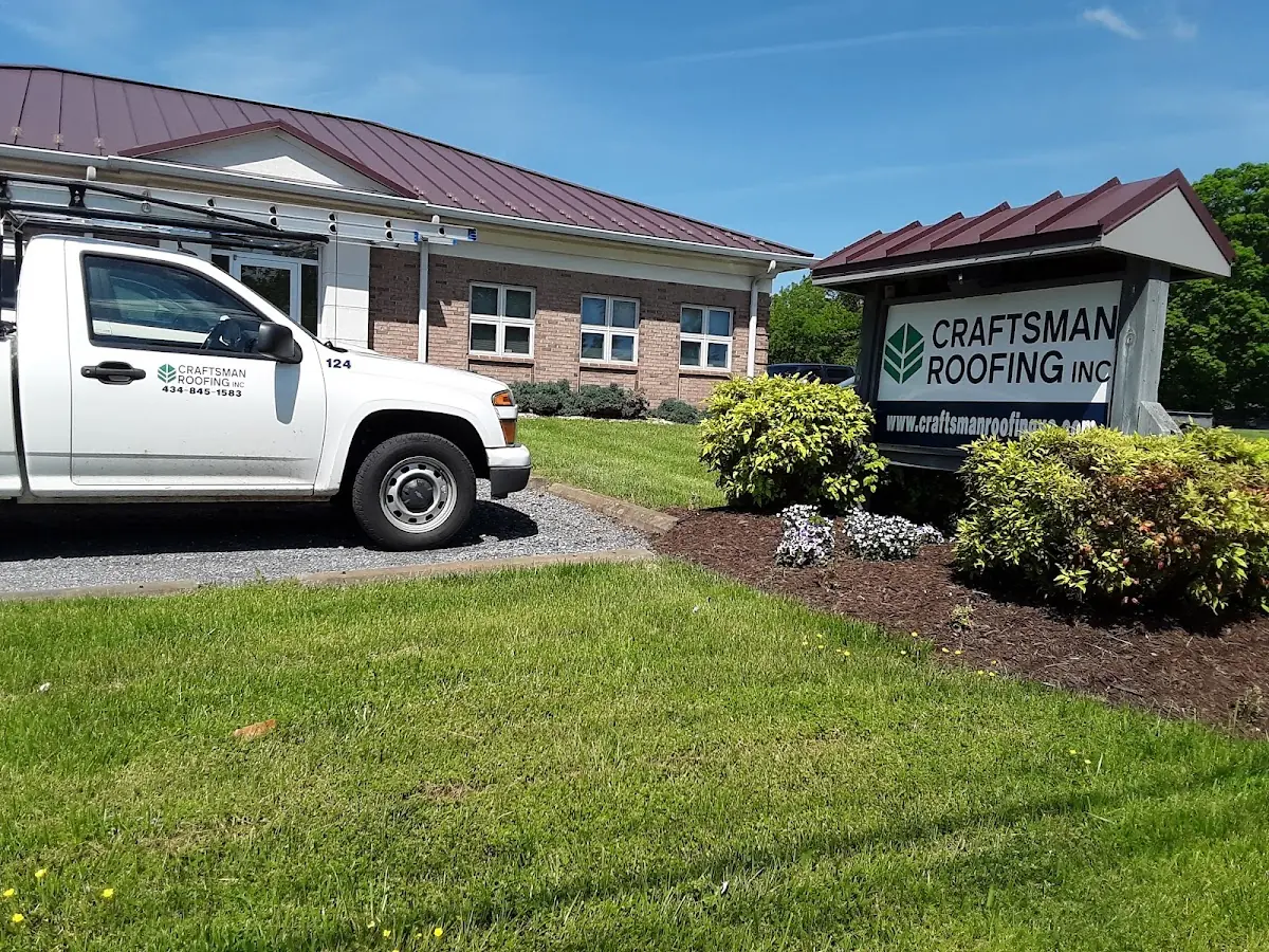 Quality Roof Replacement by experienced craftsmen in Downtown Elgin
